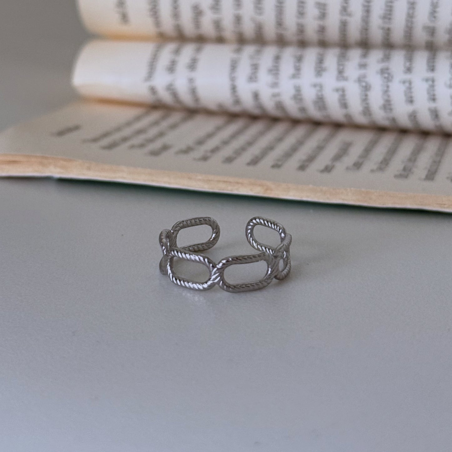 Chain Glow Ring