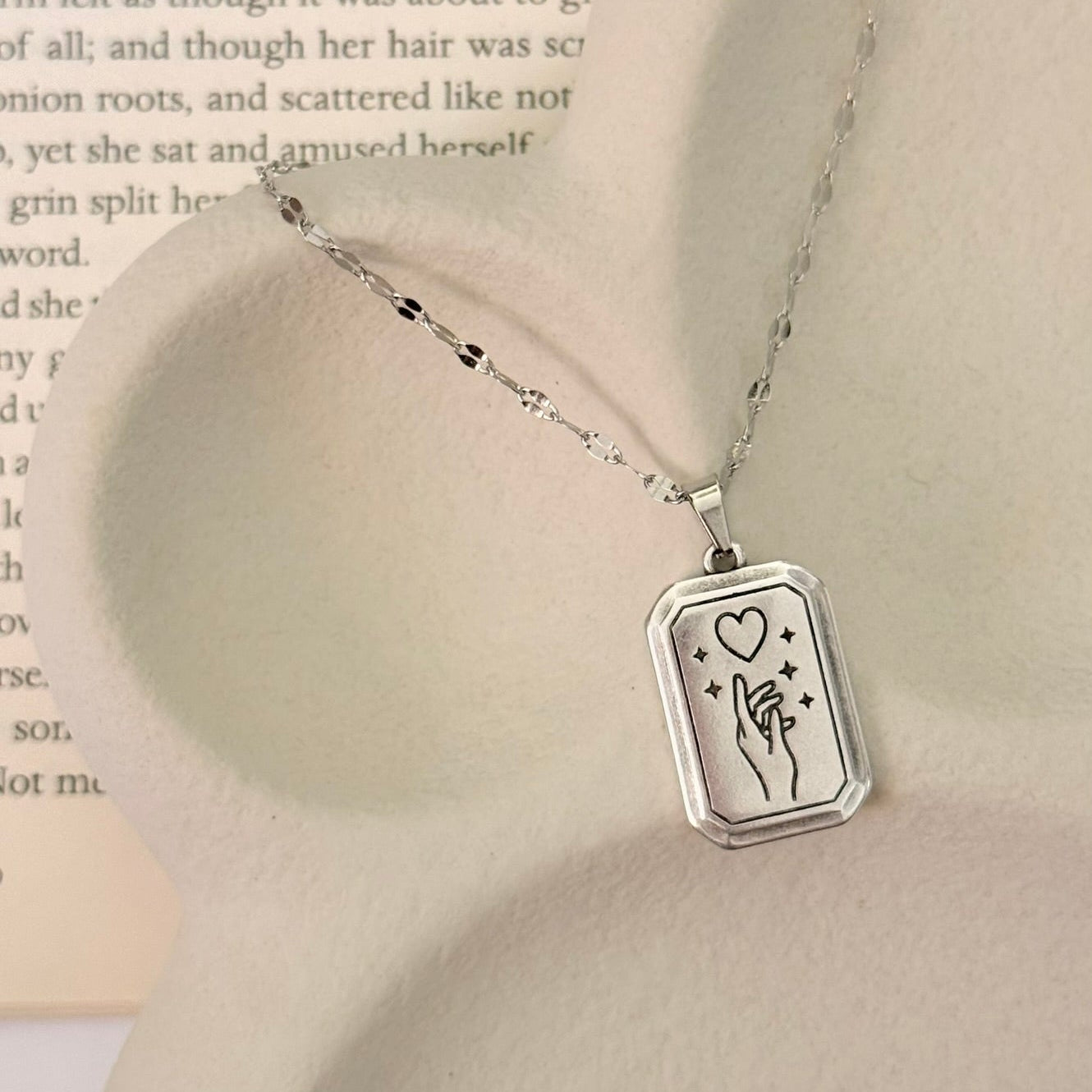 Love Gesture Necklace – Silver