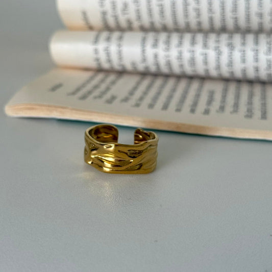 Aura Wave Ring