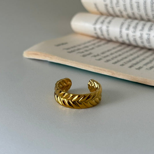 Thalia Braid Ring