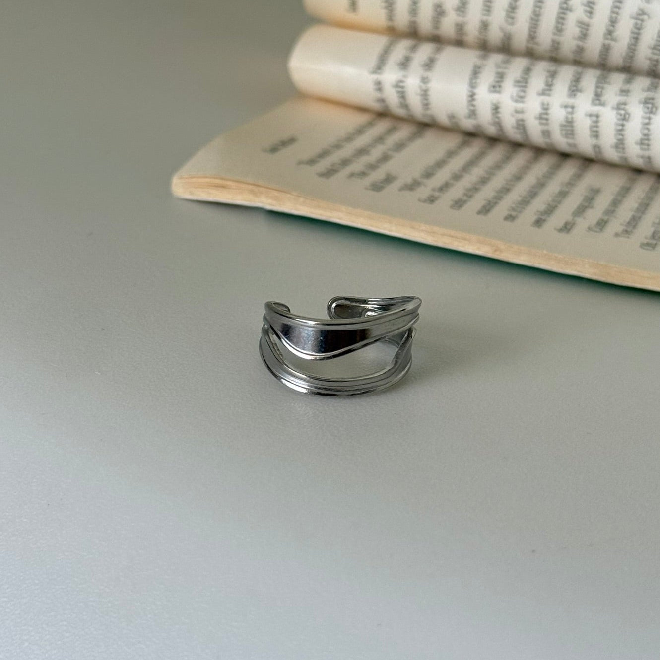 Naya Curve Ring