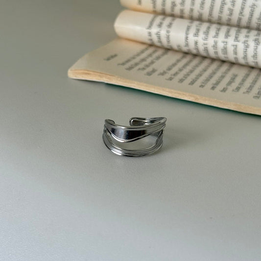 Naya Curve Ring